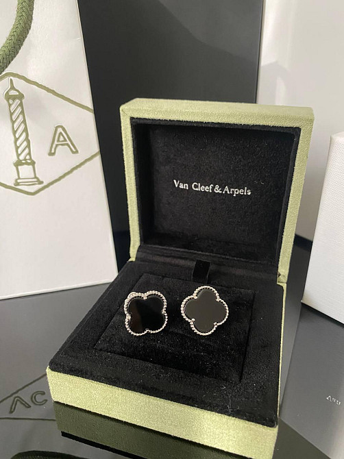 Сережки — чорні брендові конюшини на італійській замочку, покриття срібло 925 Одеса - фото 1