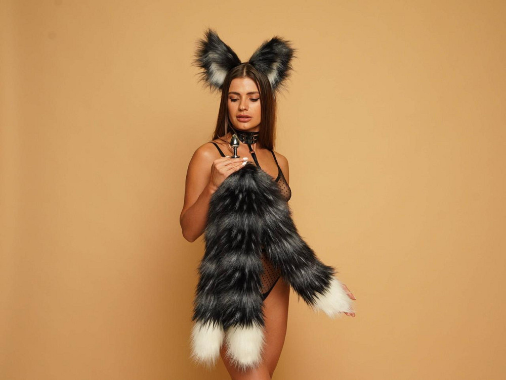 Анальный тройной меховой хвост без пробки, Чернобурка с белым кончиком, OKOVA 60 см. Sex Aura Киев - изображение 1
