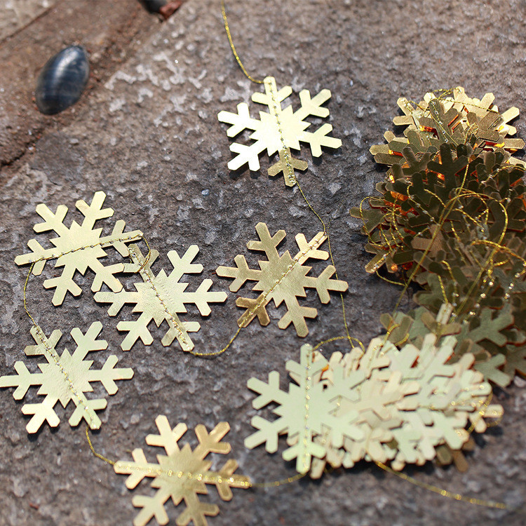 Гирлянда из снежинок новогодняя на нитке 4 м 5 см золотистый Киев - изображение 1