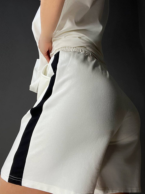 Костюм жіночий Saint Wish 385 футболка з шортами квітка камінці оверсайз білий, білий, L Київ - фото 15