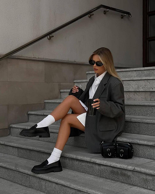 Женский классический пиджак свободного кроя в полоску костюмка Одесса - изображение 5