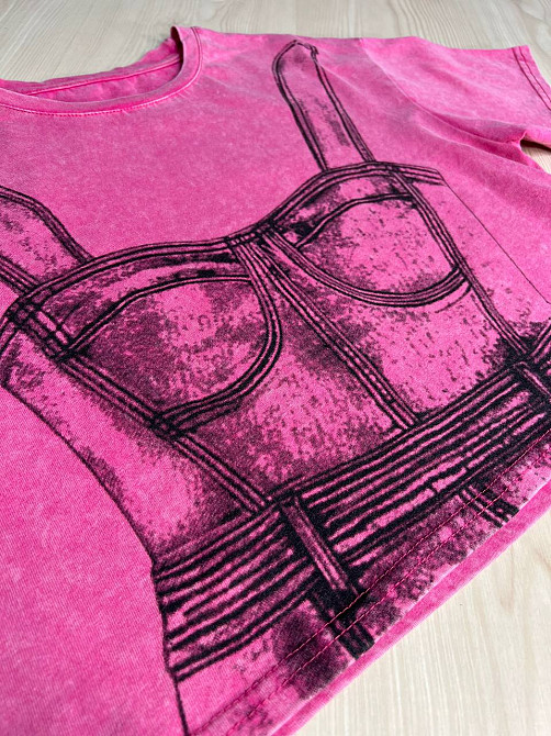 Футболка жіноча A-N 2732 варена коротка широка малюнок корсет бра, рожевий, one size Київ - фото 2