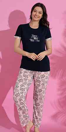 Жіноча принтована піжама-двійка: футболка та штани Чорний, 44 Одеса