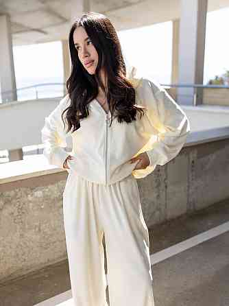 Женский повседневный оверсайз костюм двойка: кофта и штаны хлопковый велюр Кремовый Одесса