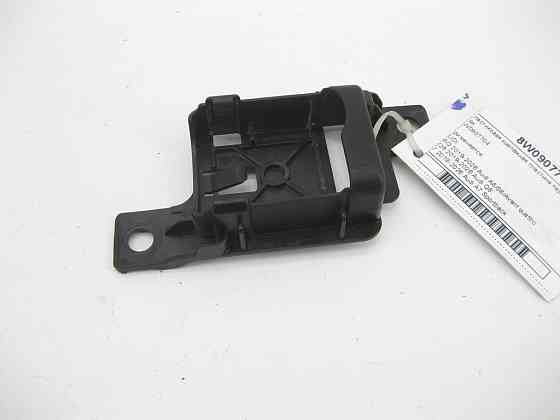 VAG  8W0907704 Пластикова пластина кріплення переднього датчика Nox Одеса