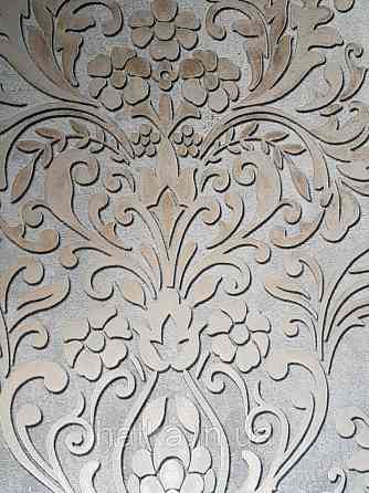 Шпалери вінілові на флізелін Marburg City glam 32305 метрові вензелі завитки золотом на сірому під штукатурку Київ