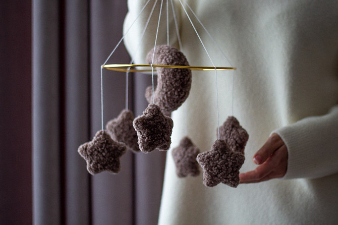 Детский музыкальный мобиль на кроватку для младенцев WooolyWool «Звезды беж» с 35 мелодиями Киев - изображение 5