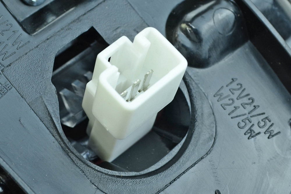 Ліхтар 3 BM (2016-2019) рестайлінг LED зовнішній лівий Mazda Мукачево - фото 2