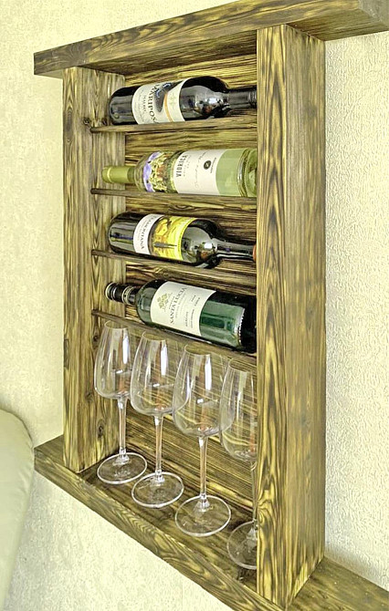 Настенная винная полка 