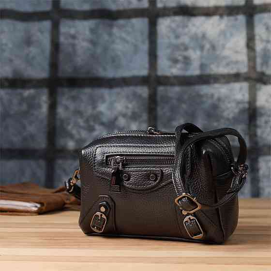 Модная женская сумка из натуральной кожи с актуальным декором Vintage 22922 Черный Киев