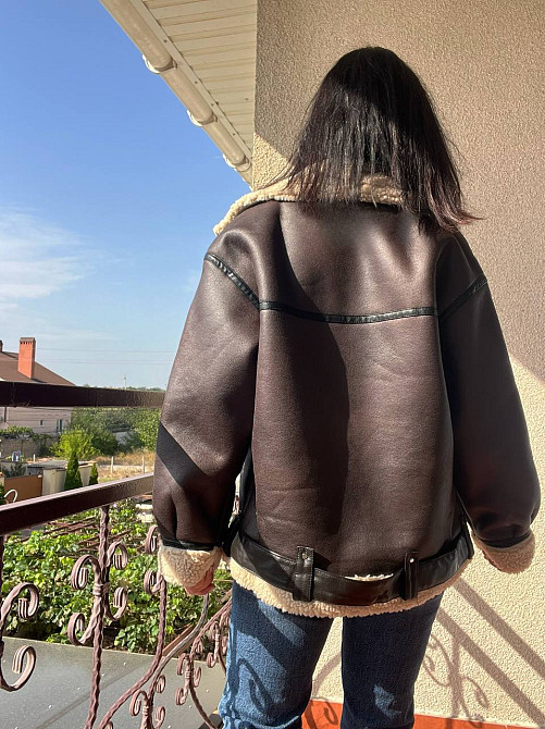 Дублянка жіноча Aftf Basic 264 подовжена оверсайз хутро пілот блискавки з ременем коричнева, коричневий, S Київ - фото 16