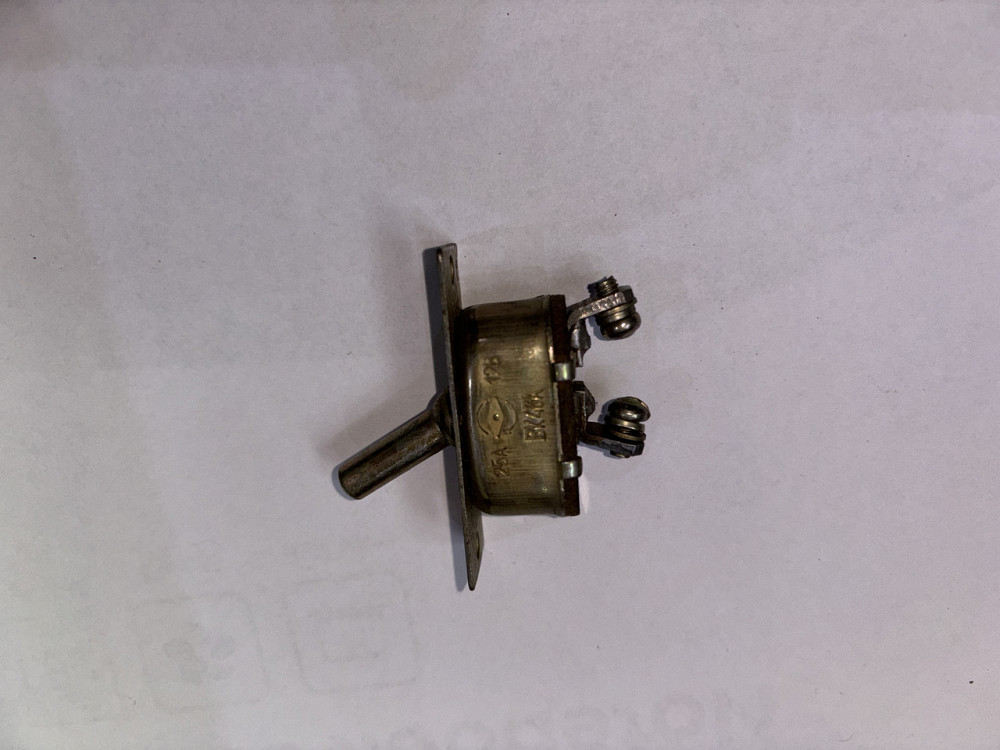 Переключатель (тумблер) ВК46А. СССР. Харьков - изображение 1