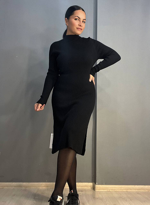 Платье женское Accorddream 2287 теплое вязаное свитер рубчик воротник стойка разрезы миди, черный, 44-48 Киев - изображение 15