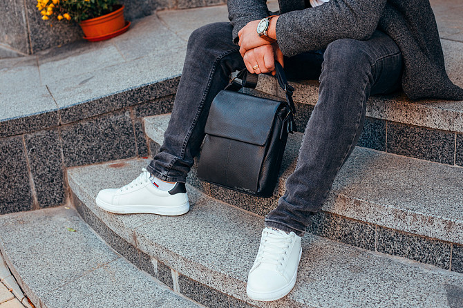 Мужская кожаная сумка-мессенджер, барсетка на одно плече 22x26x6 Tiding Bag 75-5271 черная Каменское - изображение 18