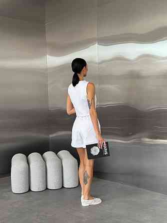 Жіночий базовий костюм-двійка: жилет і шорти костюмка Білий, 42/44 Одеса