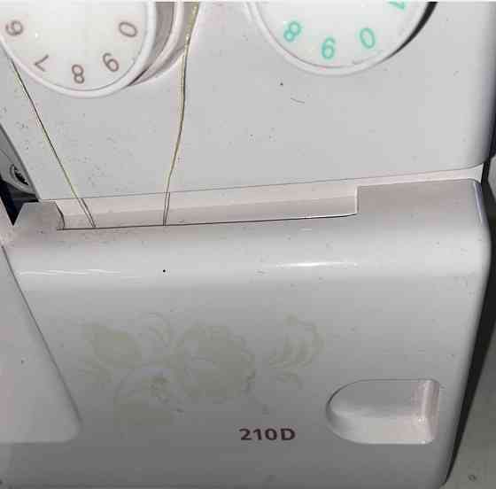 Новый Качественный Оверлок на 4 нити качестенный брендовый настроен. Харьков