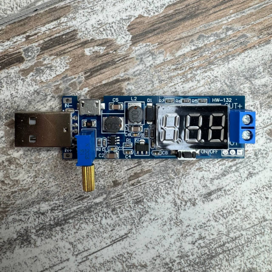 Универсальный DC-DC преобразователь напряжения 3-12В на 1-24В с USB и встроенным вольтметром Киев