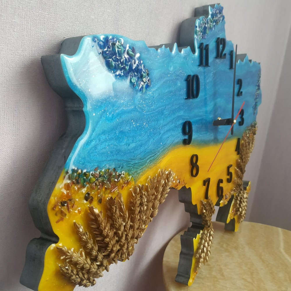 Часы настенные 60*38 см из эпоксидной смолы ручной работы 