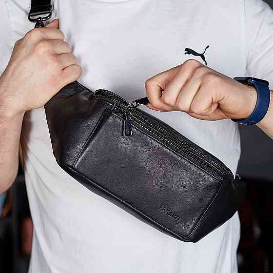 Стильна шкіряна сумка-бананка для телефону чорна Київ