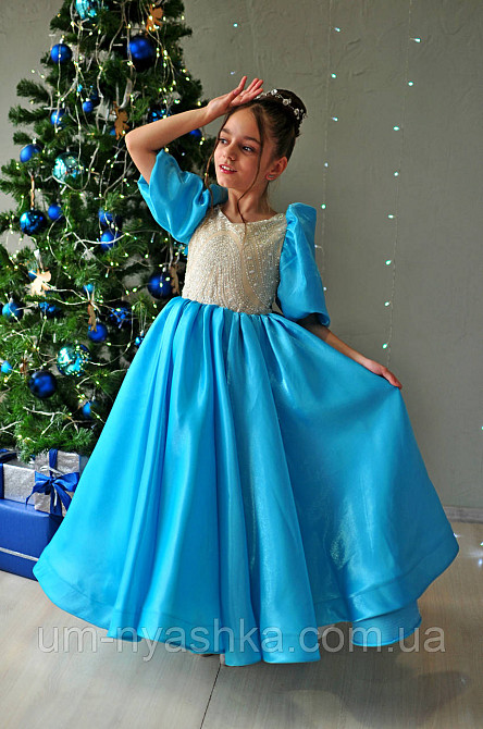Длинное нарядное голубое платье из королевского атласа на 5-7 лет Кривой Рог - изображение 1
