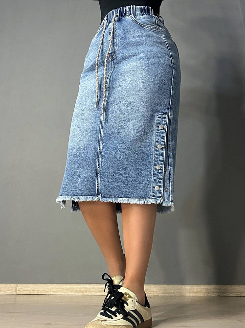 Спідниця жіноча джинсова ZJY 67510 - 68016 з розрізами резинка на талії великі розміри блакитна, блакитний, З8, 38, 100 см, 117 см Київ - фото 5