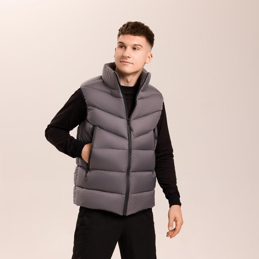 Темно-сіра жилетка для чоловіків з плащівки Pobedov Puffer Київ - фото 5