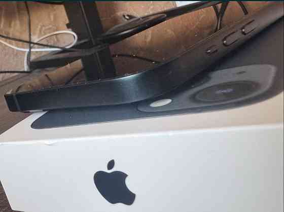 Айфон Apple iPhone 13 256Gb. Киев