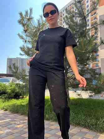 Костюм женский YUJIE YISHANG 7162 камни футболка удлиненная цифра 5 брюки ровные от бедра черный, че Одесса