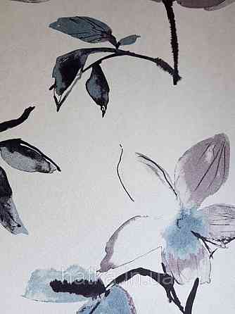 Обои флизелиновые  Khroma LAV006 LA VIE EN ROSE молочные ветки  цветы кремовые и серые Киев