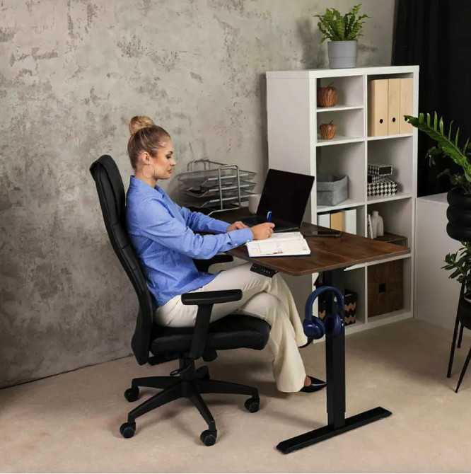 Офисное кресло со спинкой и подлокотниками черное Adelo Стильное компьютерное кресло Кресло руководителя Киев - изображение 6