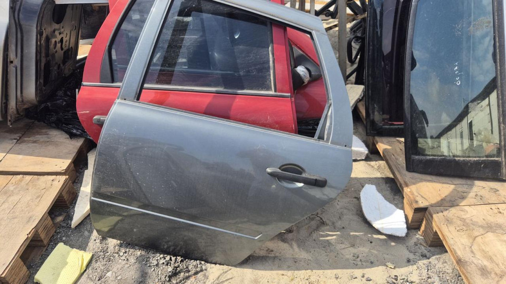Задня ліва дверка Калина хечбек Київ - фото 1