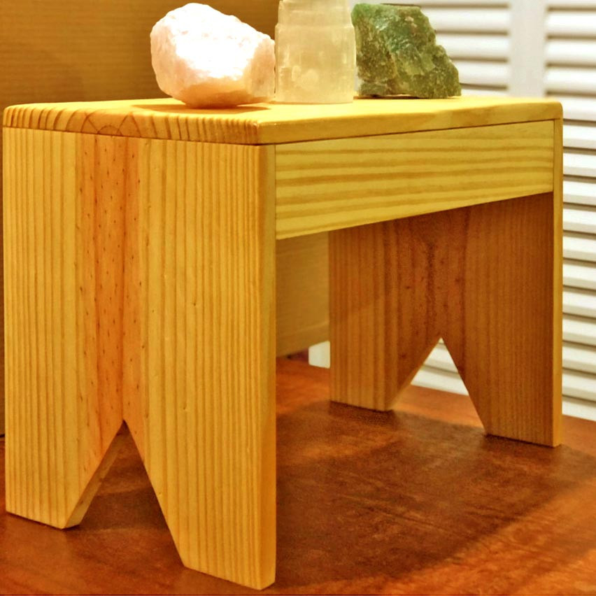 Столик для медитации 