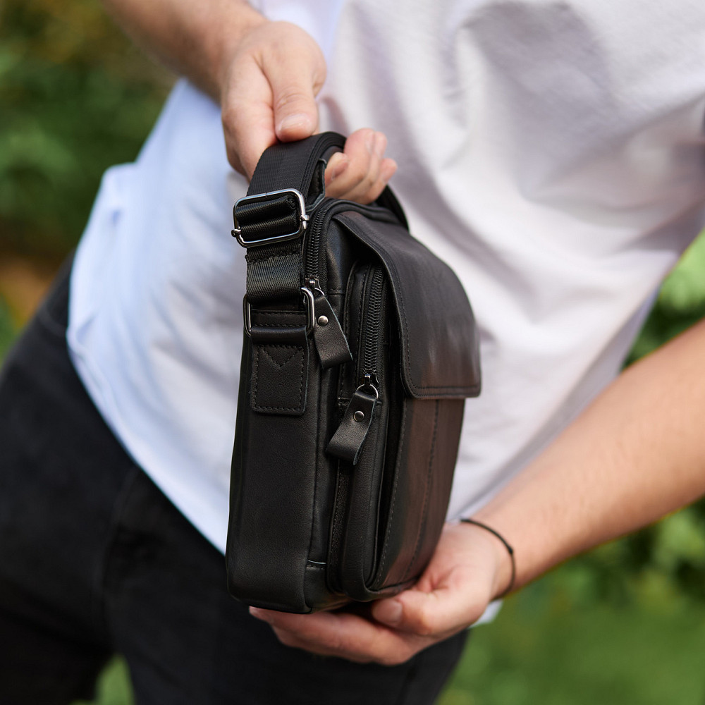 Сумка-барсетка чоловіча через плече 19х24х8, месенджер шкіряний гладкий Tiding Bag TD-55467 чорний колір Кам'янське - фото 5