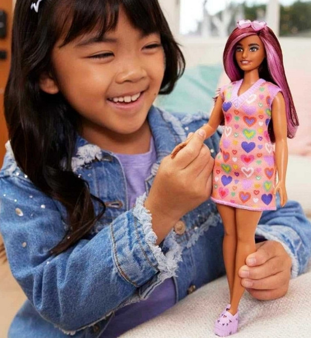 Лялька Barbie Fashionistas 207 із сукнею-светром із принтом сердечка. Київ - фото 3