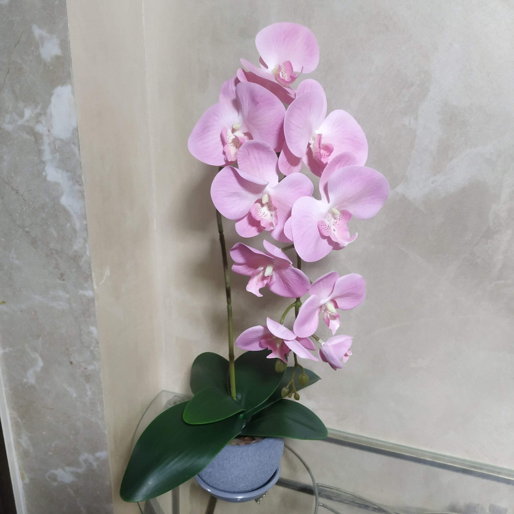 Штучна латексна орхідея VIP у сірому керамічному кашпо на одну рожеву гілку Дніпро - фото 6