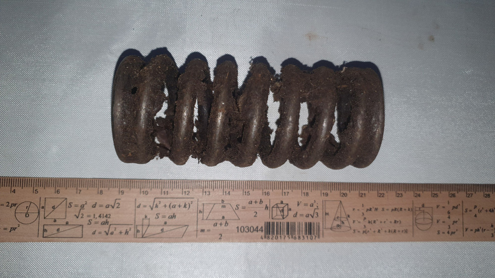 Пружина сжатия 47х112х6 мм. СССР. Харьков - изображение 1