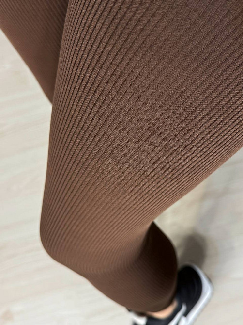 Лосины женские Cosmos 826 утепленые в рубчик на флисе с широким поясом коричневые, коричневый, 5XL Киев - изображение 6