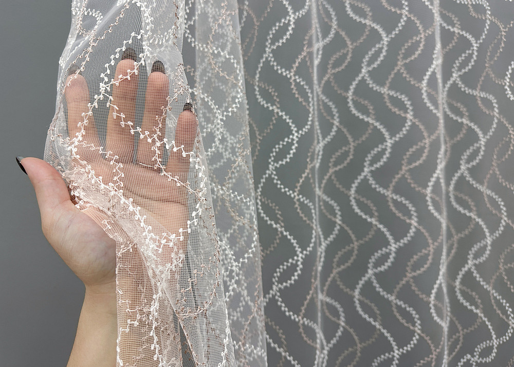 Тюль VR-Textil 1835т Фатин с вышивкой и люрексом Молочный с пудровым 300х270 см (40-189) Киев - изображение 4