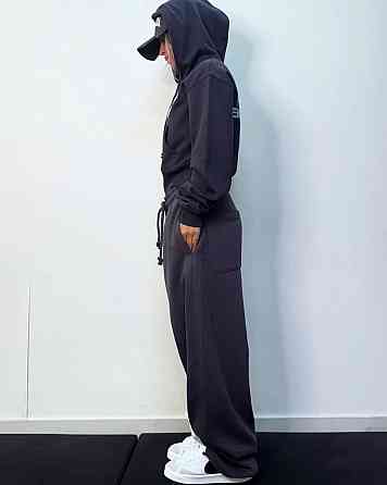 Женский теплый стильный костюм двойка: укороченное худи и штаны трехнитка на флисе Одесса