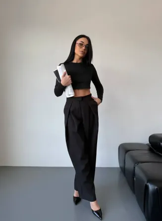 Жіночі брюки палаццо з високою талією — ідеальний варіант для базового гардеробу. Одеса