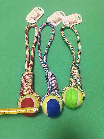 Теннисный Мячик на веревке для собак , синий. - диаметр мячика 6 см, длинна каната 35 см. Киев