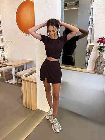 Жіночий базовий літній костюм двійка: футболка + шорти-спідниця з кишенею турецька віскоза Одеса