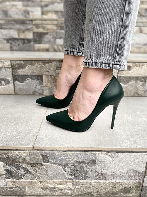 Туфлі жіночі SMALL SWAN темно-зелені еко-шкіра висота каблука 10см розміри 39р.-25см 40р.-26см Коломыя - изображение 3