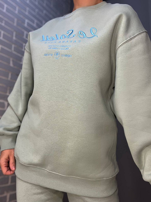 Костюм жіночий Pepper&mint 24-13-03 HUD подовжений світшот вишивка брюки джоггери на резинці утеплений фліс оливковий, оливковий, SM Київ - фото 9