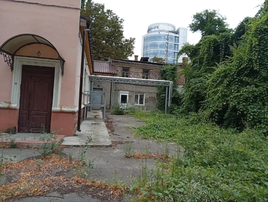 Новый объект. Владелец производит косметический ремонт. Центр пл. Успенская. Свой двор, много мест под авто. Днепр - изображение 9