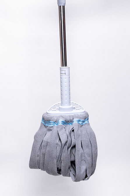 Household Швабра для вологого прибирання з круглою насадкою з міцних волокон і металевою ручкою Коломыя - изображение 3