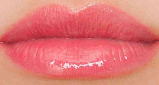 Увлажняющий блеск для губ Chanel Rouge Coco Gloss 166 Physical Славянск