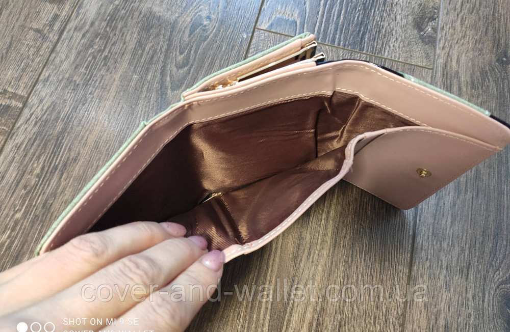 Красивий маленький жіночий гаманець з лаковими вставками MD Зелений Київ - фото 4