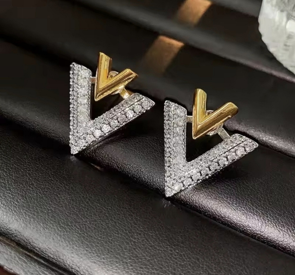 Сережки-гвоздики 