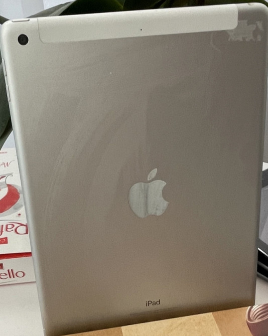 Планшет Apple iPad 6 32Gb. LTE Киев - изображение 3